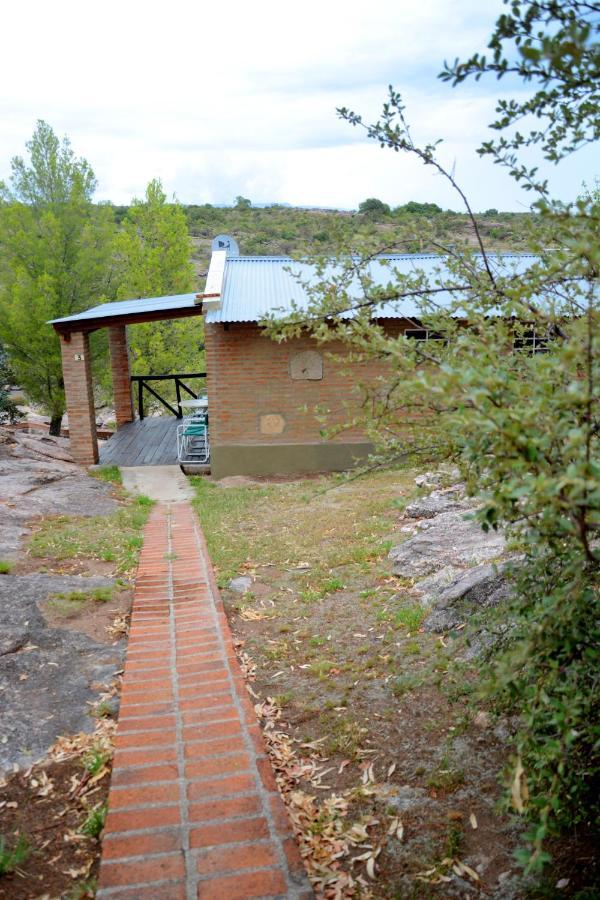 La Toma Complejo De Montana - Cabanas Y Habitaciones En Hosteria Mina Clavero Dış mekan fotoğraf
