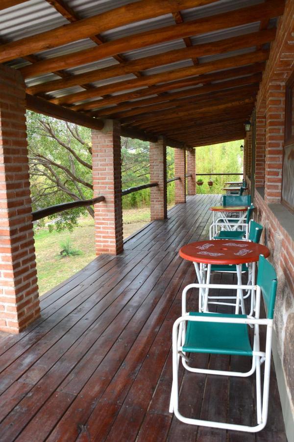 La Toma Complejo De Montana - Cabanas Y Habitaciones En Hosteria Mina Clavero Dış mekan fotoğraf
