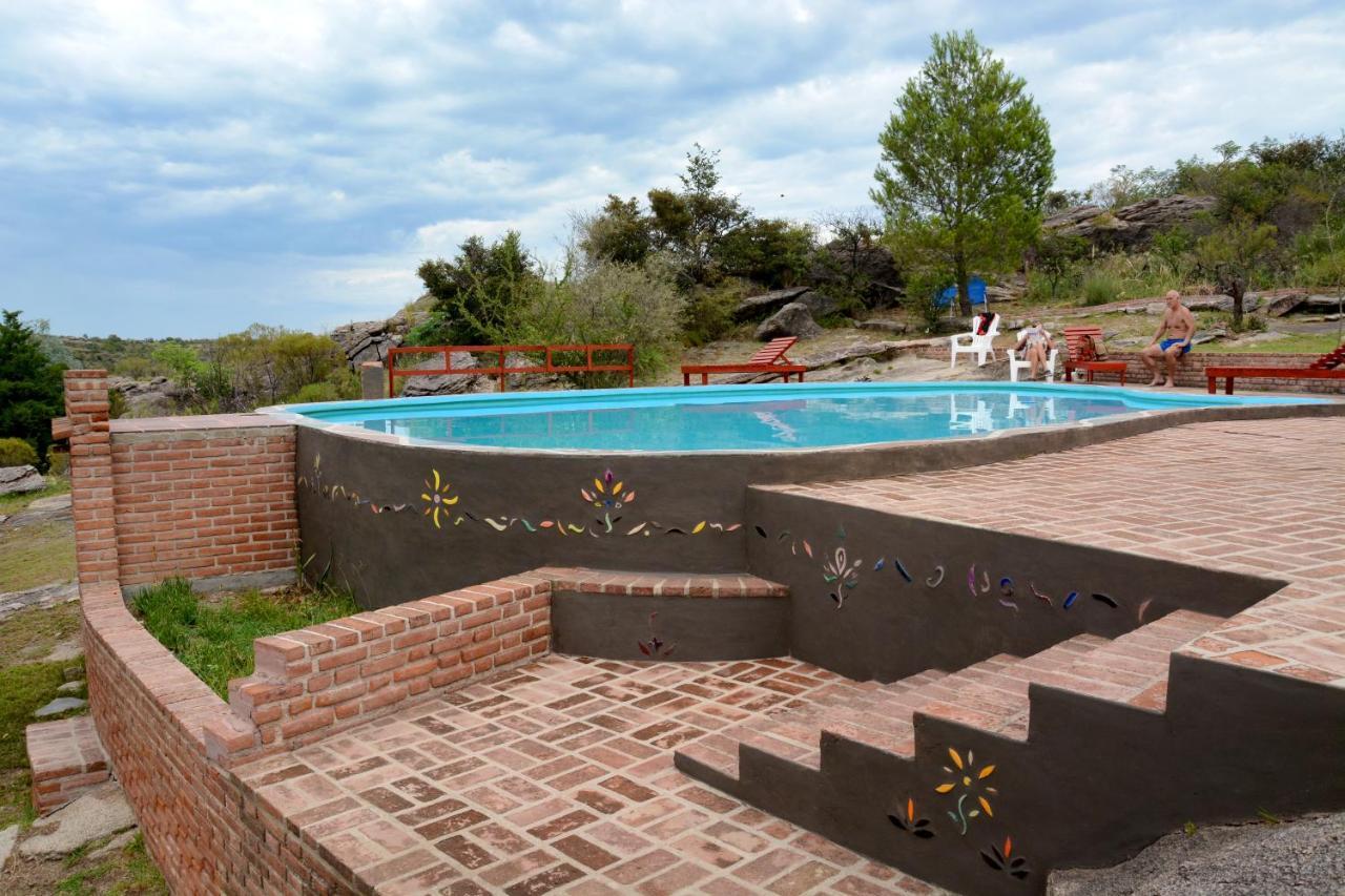 La Toma Complejo De Montana - Cabanas Y Habitaciones En Hosteria Mina Clavero Dış mekan fotoğraf