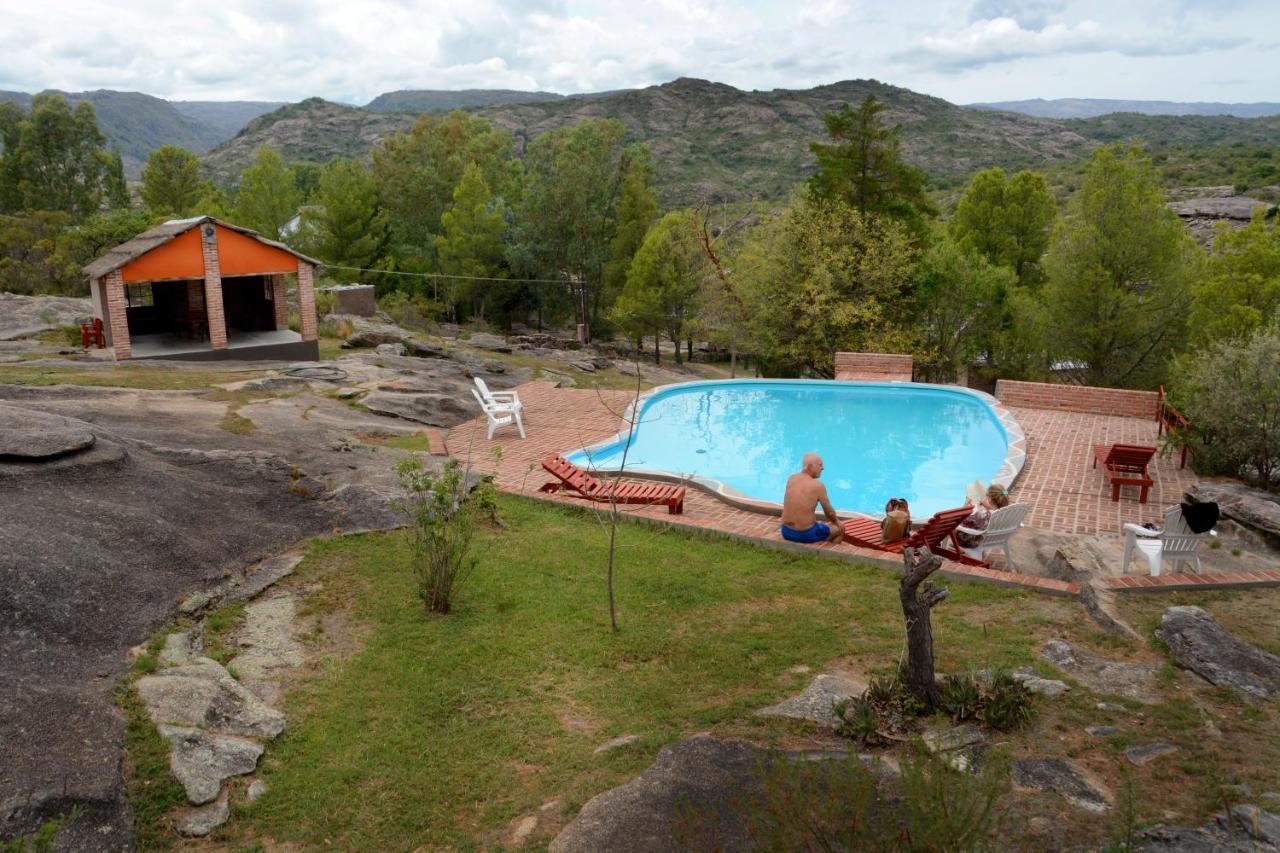 La Toma Complejo De Montana - Cabanas Y Habitaciones En Hosteria Mina Clavero Dış mekan fotoğraf