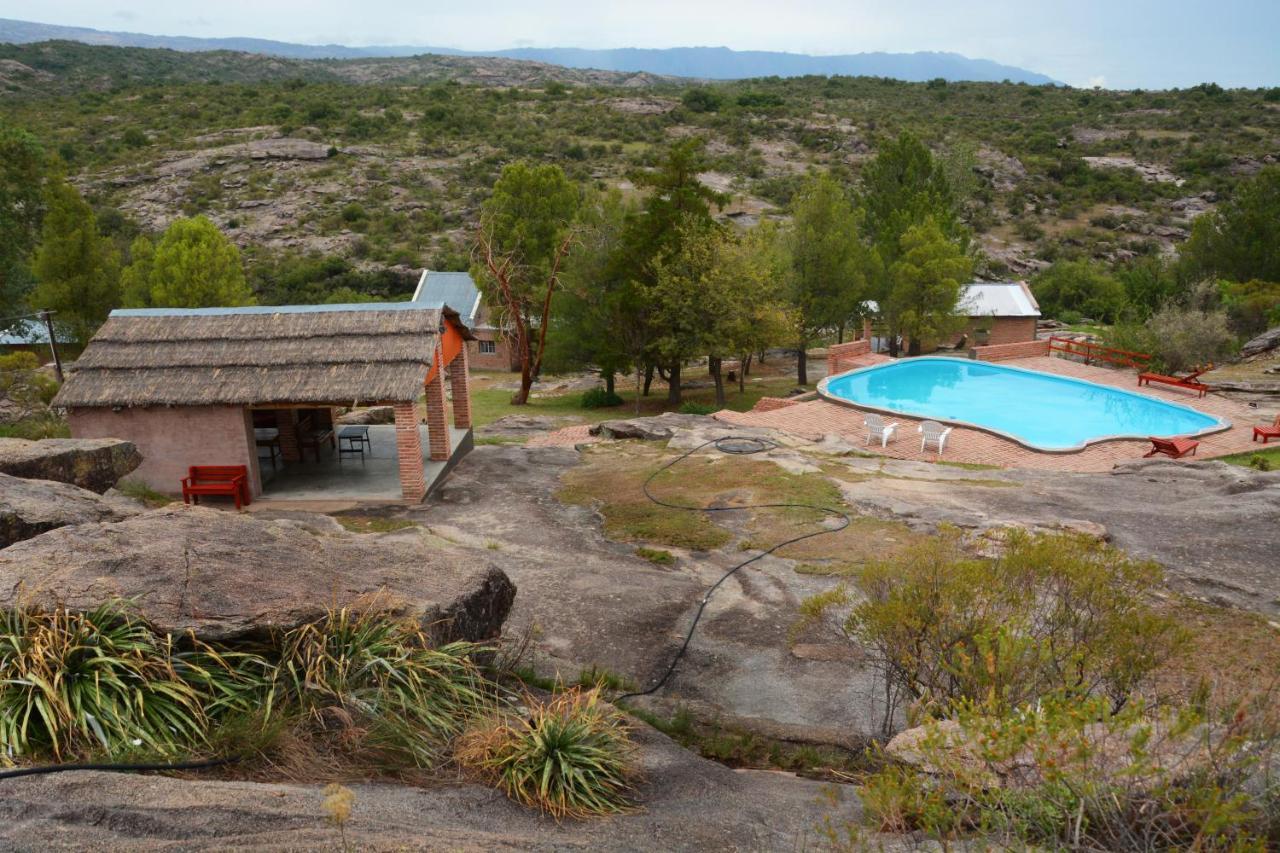 La Toma Complejo De Montana - Cabanas Y Habitaciones En Hosteria Mina Clavero Dış mekan fotoğraf