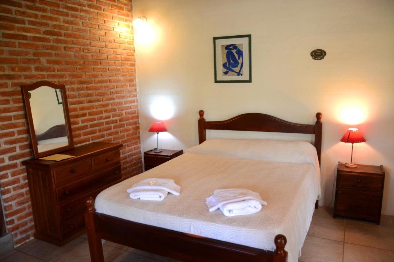La Toma Complejo De Montana - Cabanas Y Habitaciones En Hosteria Mina Clavero Dış mekan fotoğraf
